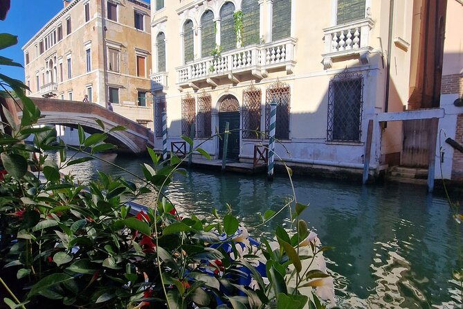 Venice Private Walking Tour - Crossing the Bridge of Sighs and Its Stories