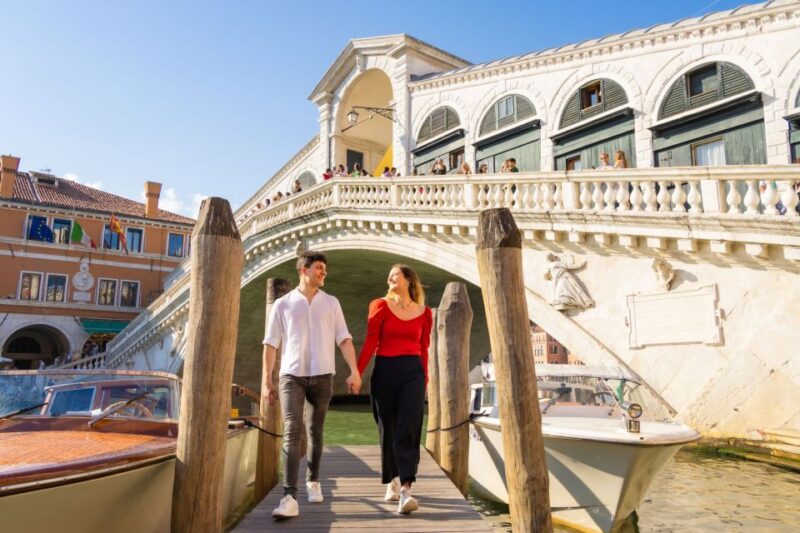 Venice: Professional Photoshoot at the Rialto Bridge - The Rialto Bridge Photo Stop: 45 Minutes of Stunning Views