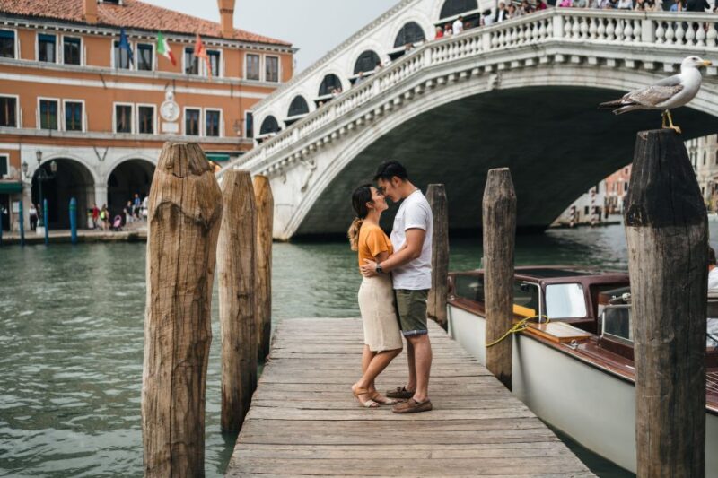 Venice: Professional Photoshoot at the Rialto Bridge - Customization and Additional Photos