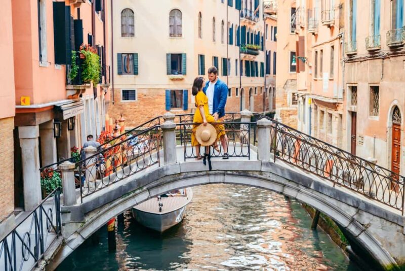 Venice: Romantic Photoshoot for couples - The Variety of Photos Included