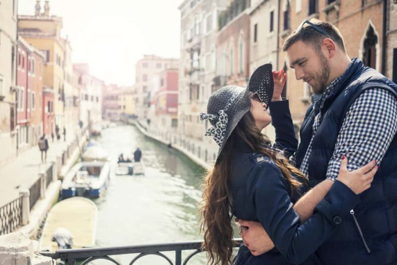 Venice: Romantic Photoshoot for couples - Comparing with Similar Experiences