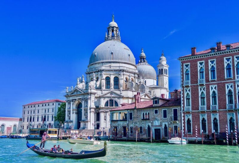 Venice: Shared Gondola Ride through the Lagoon City - The Cost and Value Compared to Alternatives