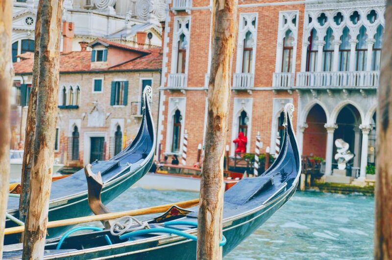 Venice: Shared Gondola Ride through the Lagoon City - The Overall Atmosphere and Cultural Charm
