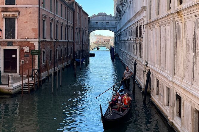 Venice Small Group Tour with Exclusive Entry to St Mark Basilica - Visiting San Giovanni e Paolo Basilica