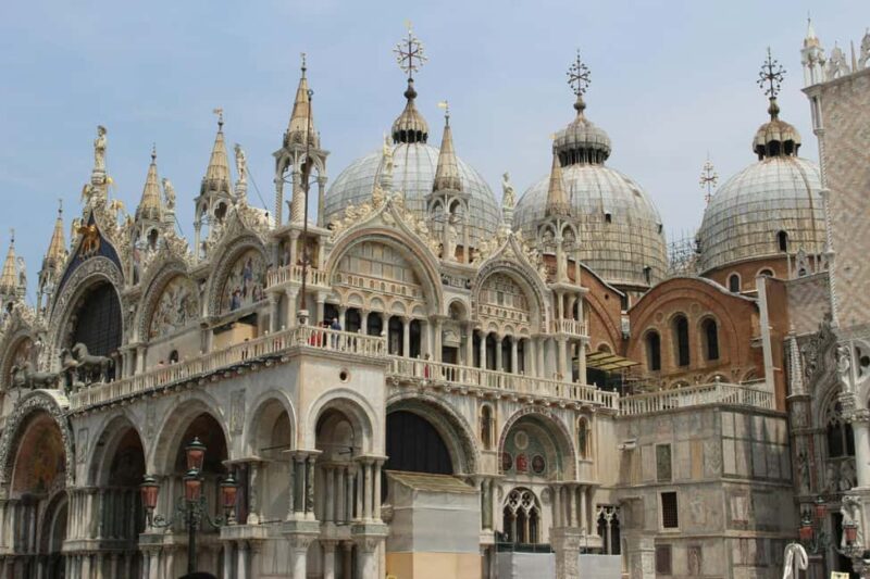 Venice: St. Mark's Basilica & Murano Glassblowing Tour - Discover Venice’s Iconic Landmarks and Murano’s Glassmaking Tradition