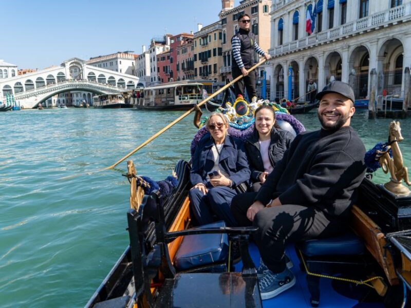 Venice: St. Mark's, Doge's Palace, Rialto, and Gondola Tour - Guides and Personal Touches