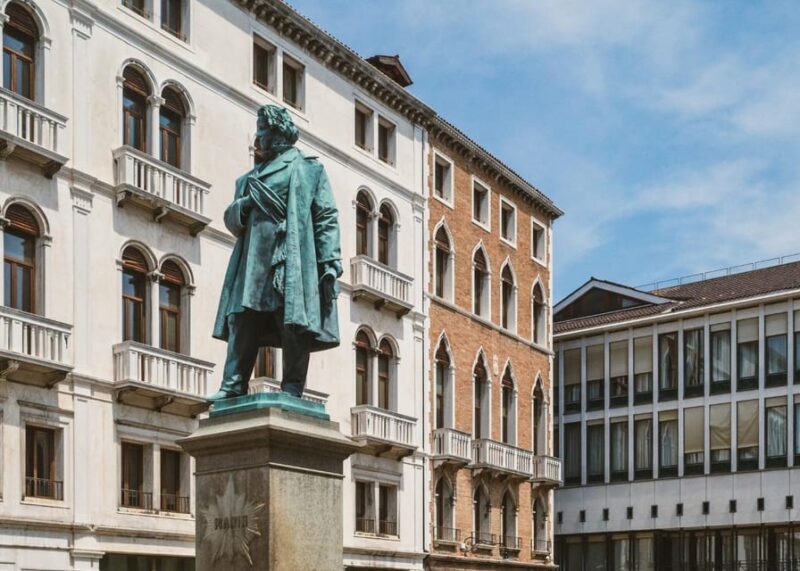 Venice: St Marks, Rialto & Instagrammable Gems Walking Tour - The Art of Photography in Venice