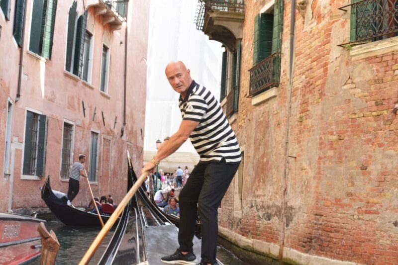 Venice: St Marks, Rialto & Instagrammable Gems Walking Tour - Group Size, Accessibility, and Practical Tips