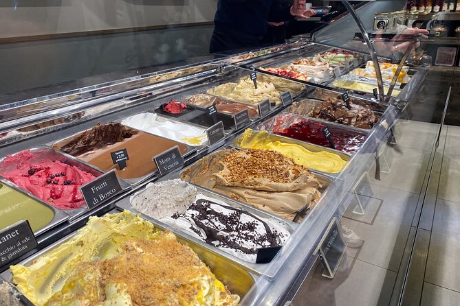 Venice Street Food and Sightseeing Small Group Tour with a Native Guide - Exploring the Rialto Market and Its Stalls