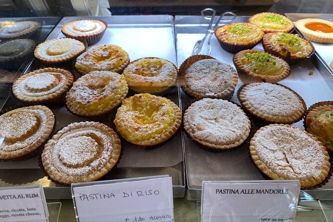 Venice Street Food and Sightseeing Small Group Tour with a Native Guide - Tasting Venetian Cicchetti and Local Cheeses