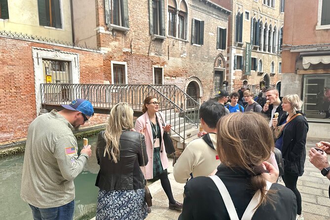 Venice Street Food Tour with Local Guide with Local Food Market Visit - The Guide’s Role in Making the Tour Special