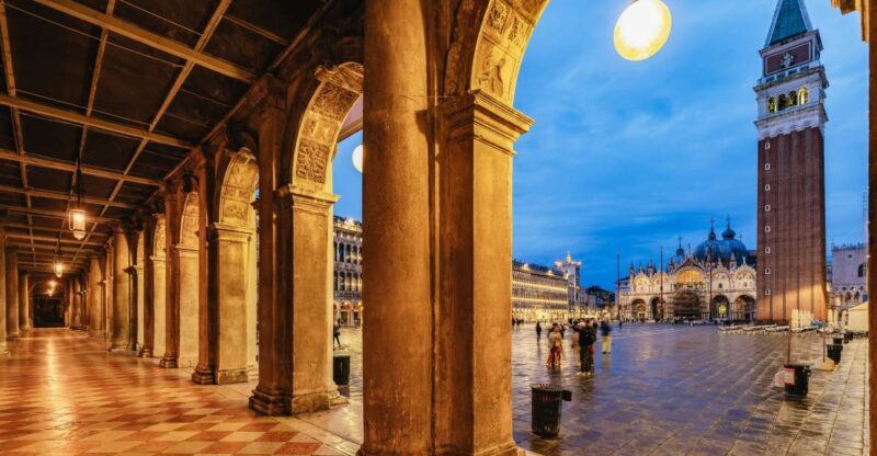 Venice: The Ghost & Legends Walking Tour - The Guide: Knowledgeable and Engaging