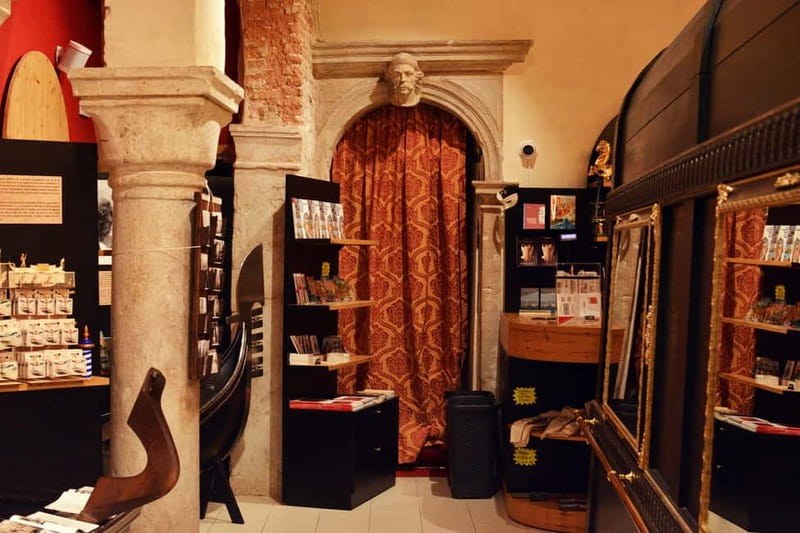 Venice: The Gondola Gallery 3D Experience - Key Points