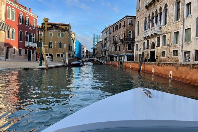 Venice: The Hidden Canals on Electric Boat - Pacing and Duration: Well-Balanced Exploration