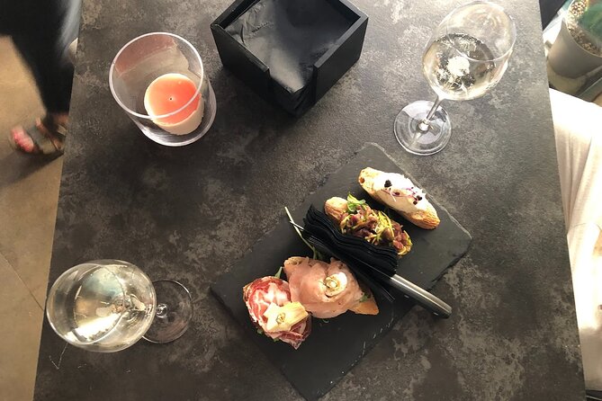 Venice Walking Food Tour With Secret Food Tours - The Guides: Knowledgeable, Friendly, Engaging