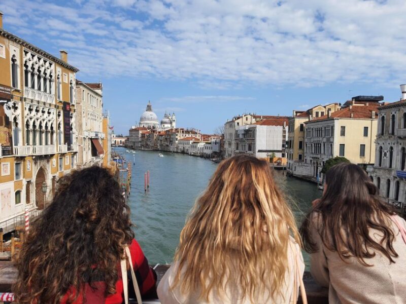 Venice: Walking Guided Tour of the City Must-See Sites - Key Points