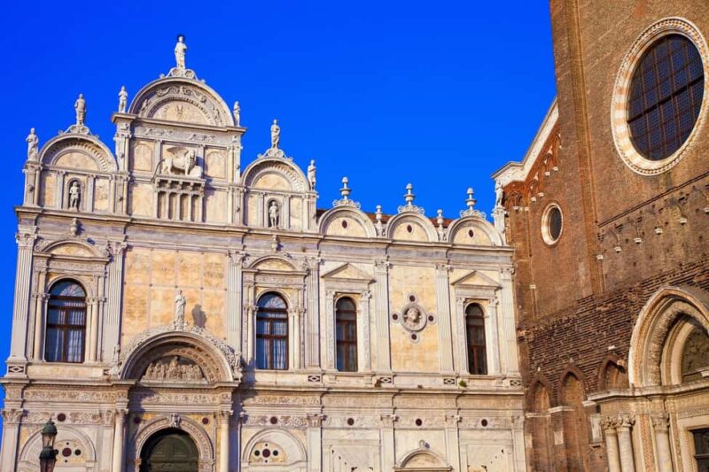 Venice: Winter Pass Top Attractions & City Walking Tour - How to Use the Venice City App and Virtual Assistance