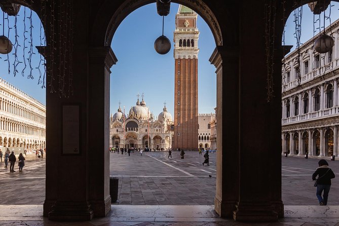 Venice's Best: Basilica, Doge's Palace, Gondola & History Gallery - Scenic Gondola Ride with Live Commentary via Mobile App