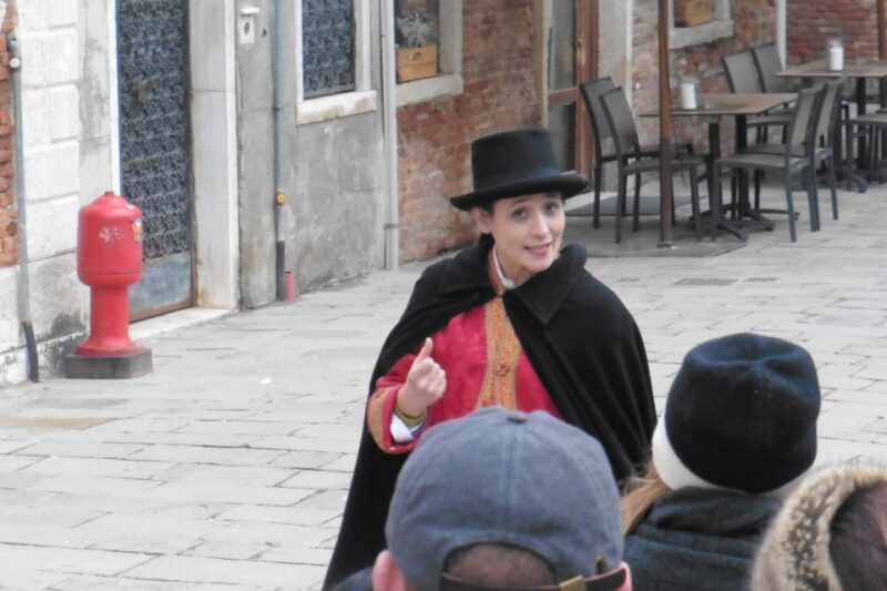 Venice:Theatrical Walking Carnival Show & Casanova's Secrets - Key Points