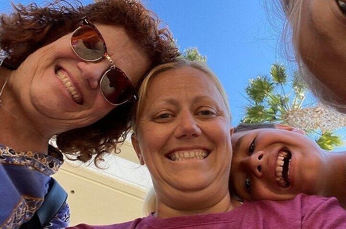 Ventura Scavenger Hunt Walking Activity - Admiring Ventura’s Vibrant Murals and Public Art