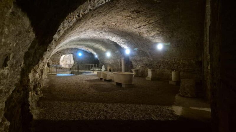 Venture beneath San Giovanni with a speleologist - Key Points