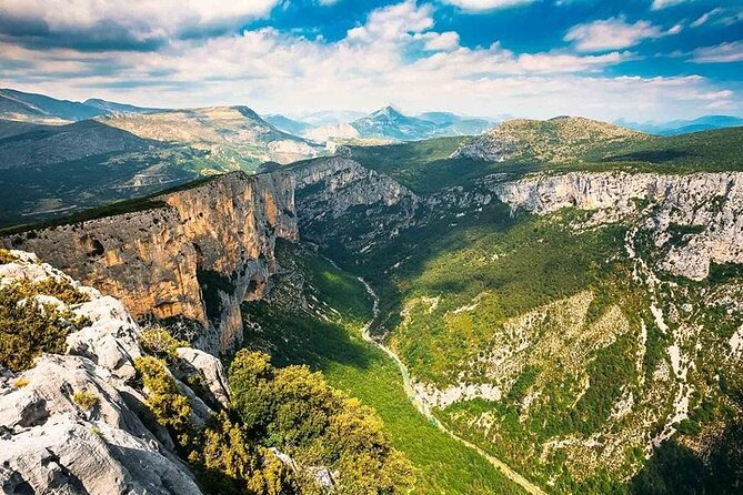 Verdon Gorge: The Grand canyon of Europe, Lake and Lavender - Lake Sainte-Croix and Photo Opportunities at the Canyon’s End