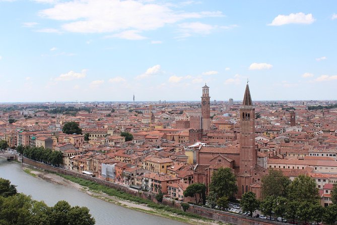 Verona : City Center Walking Tour with expert Local Guide - Visiting Piazza delle Erbe and Torre del Lamberti