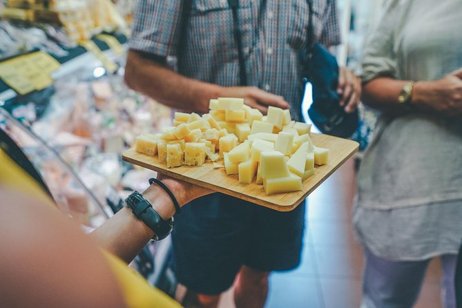 Verona Food & Wine Walking Tour in Small-group - Refreshing with Artisanal Gelato at Ponte Garibaldi