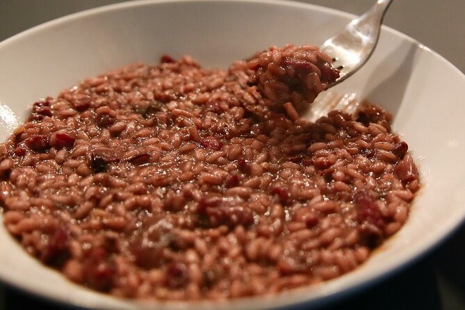 Verona Full Meal & Wine Tasting Walking Tour by Do Eat Better - Sampling the Quintessential Pasta Near Porta Borsari