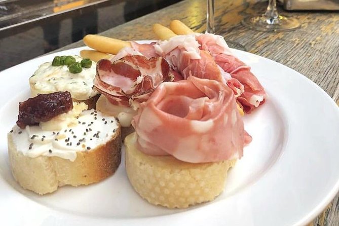 Verona Full Meal & Wine Tasting Walking Tour by Do Eat Better - The Guides and Their Impact on the Experience