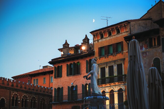 Verona Highlights with Local: Walking Tour Juliet's House Tickets - The Guide’s Role and Personalities