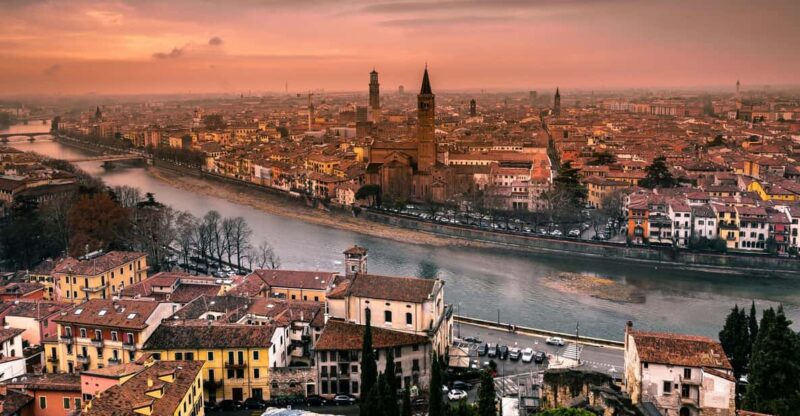 Verona: Interactive map for a self-guided tour. - Verona: A Self-Guided Tour with an Interactive Map for $15