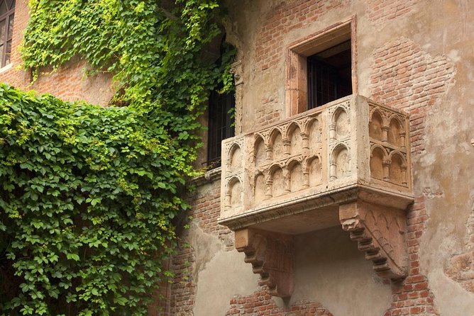 Verona & Lake Garda with boat ride. Full day tour from Milan - Verona & Lake Garda with Boat Ride: An All-Inclusive Day Trip from Milan