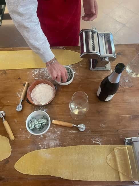 Verona: Pasta Cooking Class with Wine Tasting - Learning Traditional Pasta and Ravioli Techniques