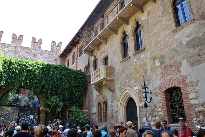 Verona, Romeo & Juliet, private guided tour from Milan - Convenient Pickup and Transport from Milan