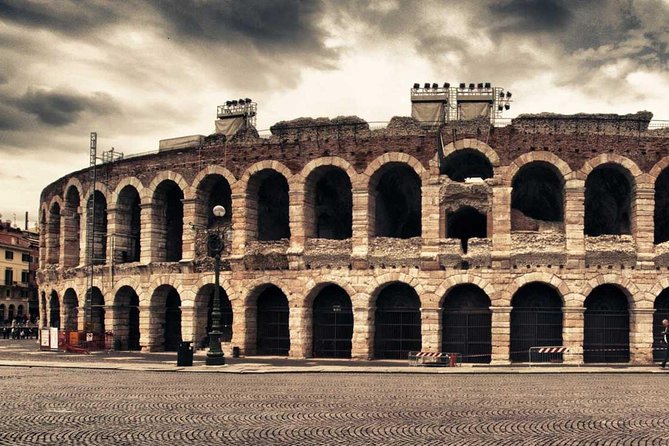 Verona, Romeo & Juliet, private guided tour from Milan - Flexibility at the Roman Arena