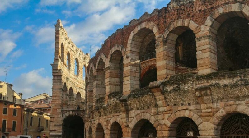 Verona Small-Group Walking Tour: Top Sights & Hidden Gems - Key Points