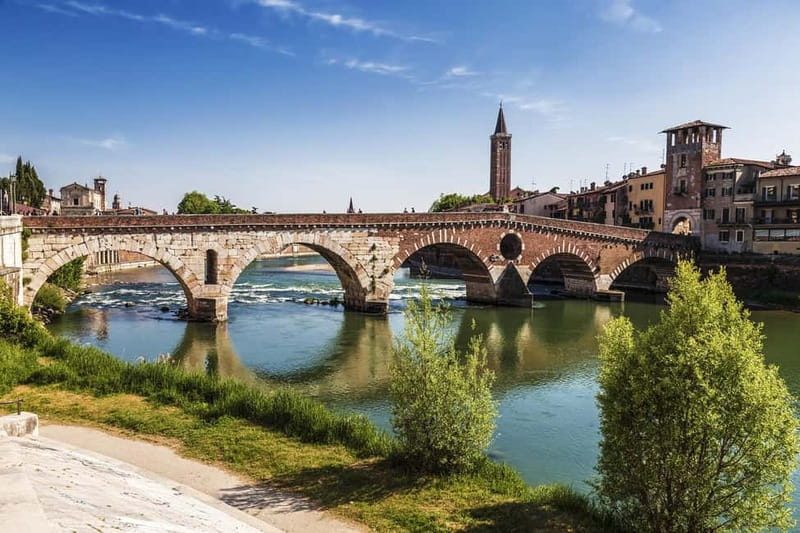 Verona: Walking Sightseeing City Tour with Local Guide - Why Choose this Verona Walking Tour