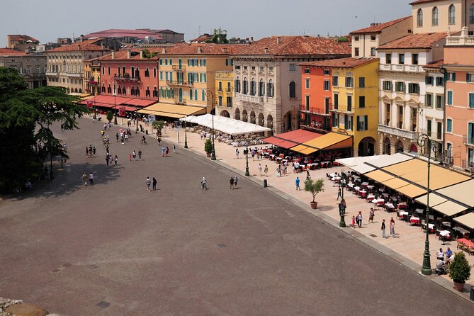 Verona Walking Tour with an APP - Discovering the Roman and Medieval Landmarks: Arena and Torre dei Lamberti