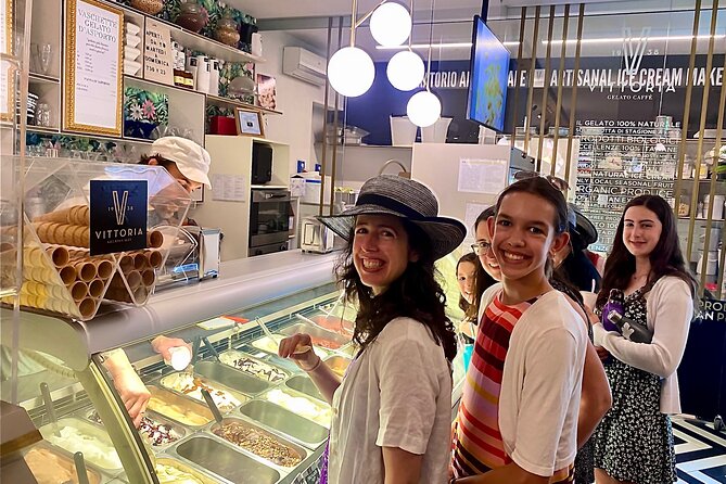 Verona walking tour:food, wine, legends, lunch/dinner & cable car - Lunch at a Traditional Verona Trattoria