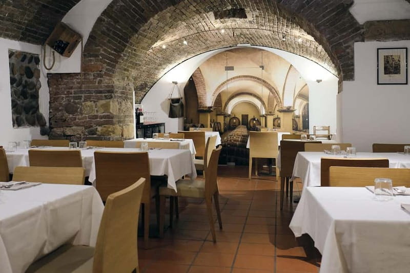 Verona: Wine Tasting Workshop near Juliet's Balcony - The Venue: A Cozy Verona Osteria with Indoor and Outdoor Seating