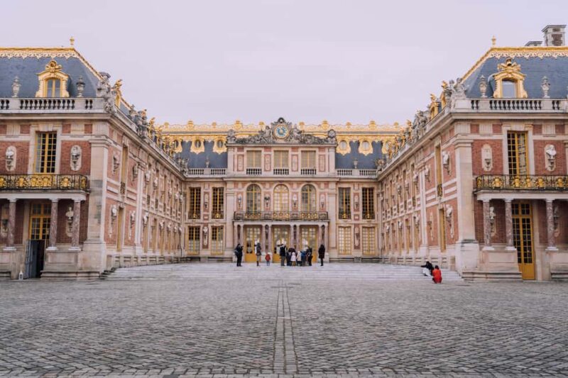 Versailles: 1.5 Private Horseback Garden Ride + Lunch - Key Points