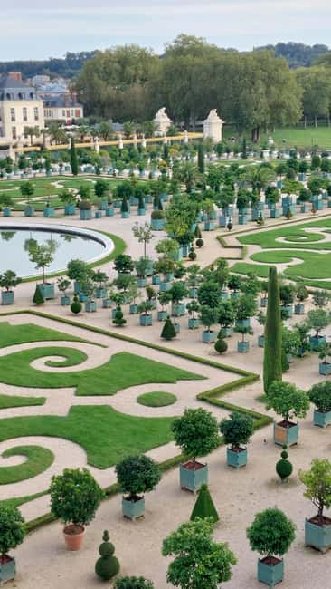 Versailles: 1.5 Private Horseback Garden Ride + Lunch - Inside the Palace of Versailles: A Guided Masterpiece Tour