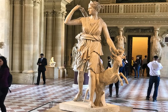 Versailles and the Louvre Tour with Skip-the-Line Access - Guides and Commentary on the Tour