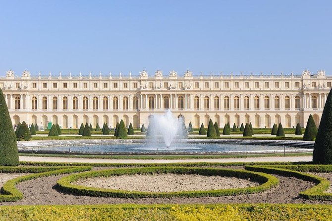 Versailles Best of Domain Skip-the-Line Access Day Tour with Lunch from Paris - Expert Guides and Their Engaging Narratives