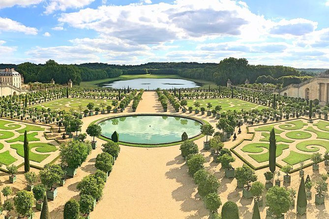 Versailles Best of Domain Skip-the-Line Access Day Tour with Lunch from Paris - Logistics and Group Size