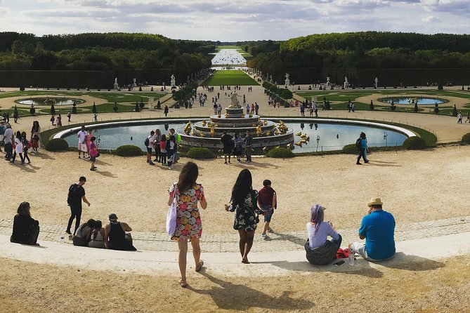 Versailles Best of Domain Skip-the-Line Access Day Tour with Lunch from Paris - Food and Dining Experience