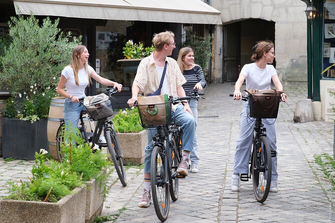 Versailles: Bike Rental, Different Sizes - Managing Deposits and Rental Procedures