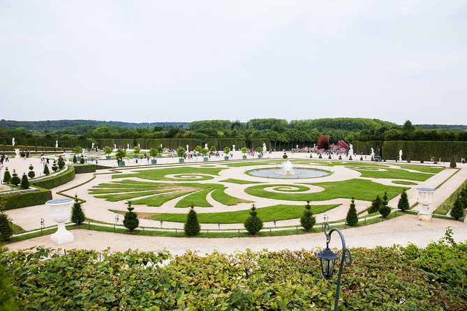 Versailles Château and Gardens Walking Tour from Paris by Train - Visiting the Fountain and Musical Gardens Shows
