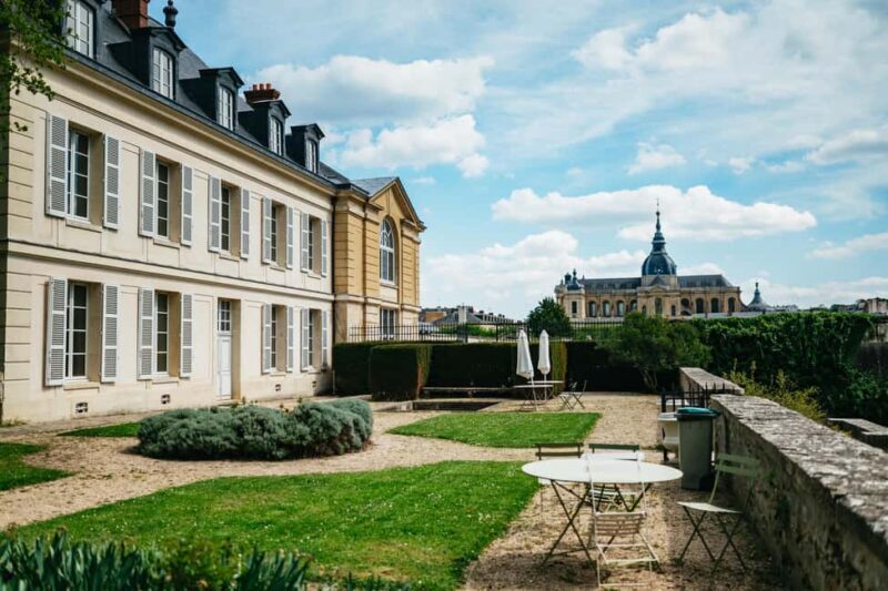 Versailles: Farmers Market Food Tour by a Culinary School - Indulging in Pastries, Breads, and Macarons